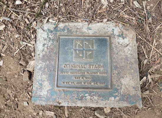 oregon/polk-county/landmark/original-geocache-plaque
