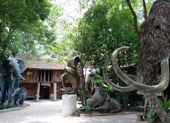 thailand/northern-thailand/landmark/baan-jang-nak-a-museum-of-elephant-wood-carvings