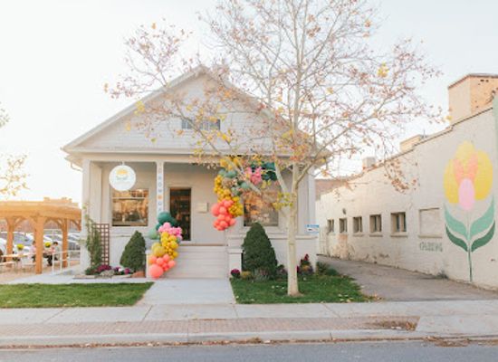 utah/provo/landmark/liminal-gift-greenery