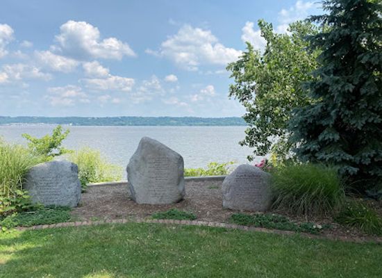 illinois/peoria/landmark/dan-fogelberg-memorial