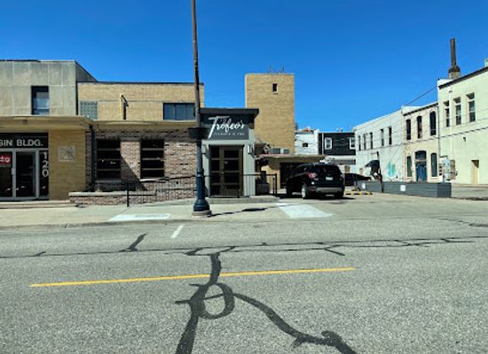 michigan/mount-pleasant/landmark/vin-trofeo-s-pizzeria-pub