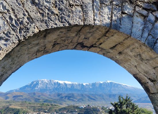 albania/berat/landmark/shortcut-to-the-berat-castle