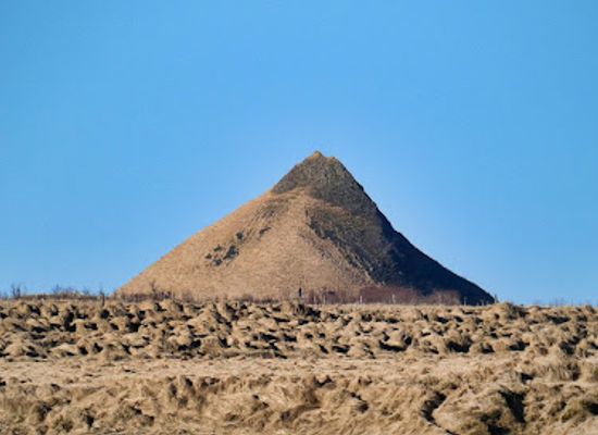 iceland/southern-region/landmark/eyjaholl