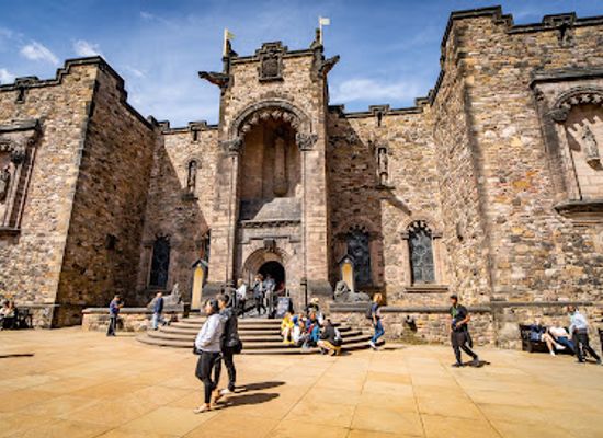 united-kingdom/scotland/landmark/scottish-national-war-memorial