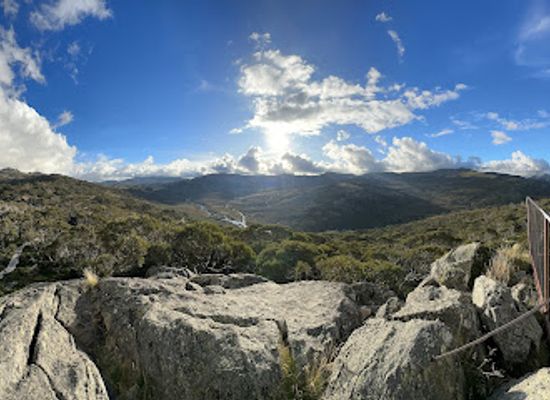 australia/kosciuszko-national-park/landmark/mount-kosciuszko-summit-walk-nr-charlotte-pass