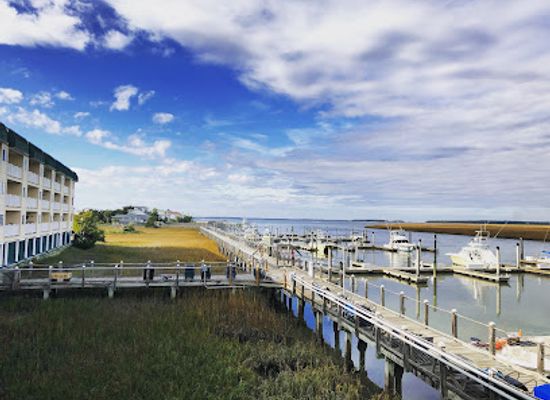 south-carolina/edisto-island/landmark/pressley-s-at-the-marina