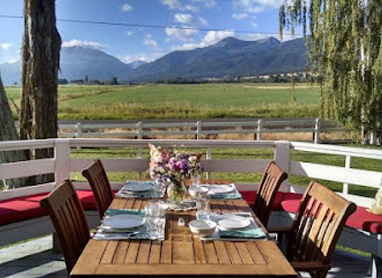 oregon/wallowa-county/landmark/barking-mad-farm-b-b