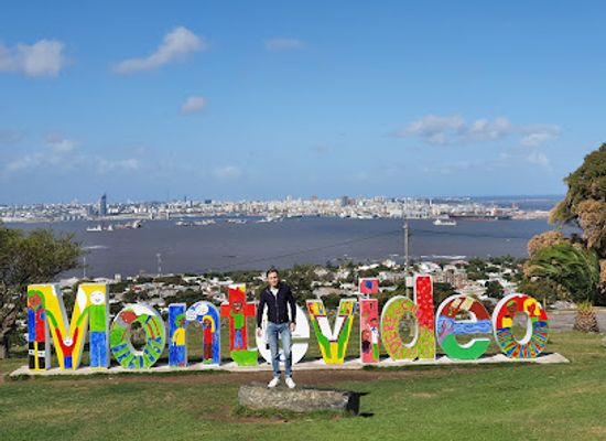 uruguay/montevideo/landmark/montevideo-sign
