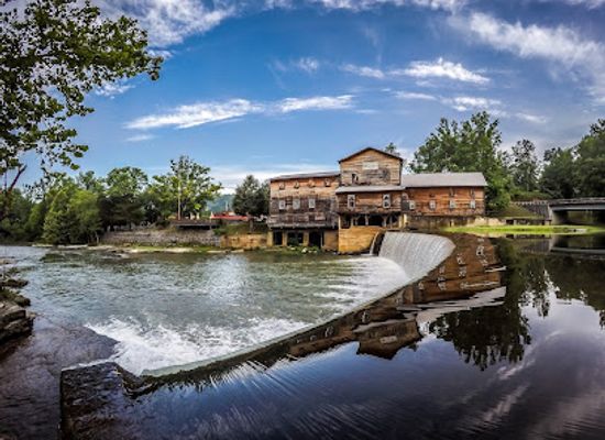 tennessee/southwest-tennessee/landmark/loretta-lynn-s-ranch-event-venue-campgrounds-tourism-destination