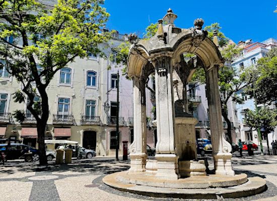 portugal/lisbon/chiado/landmark/chafariz-do-carmo