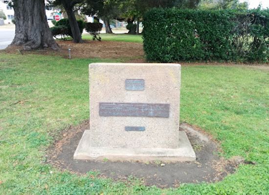 california/oakland/landmark/alameda-terminus-of-the-1st-transcontinental-railroad