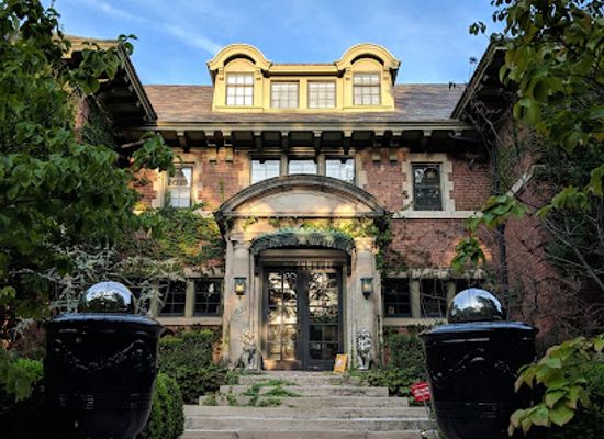 kansas/kansas-city/landmark/thomas-hart-benton-home-and-studio-state-historic-site