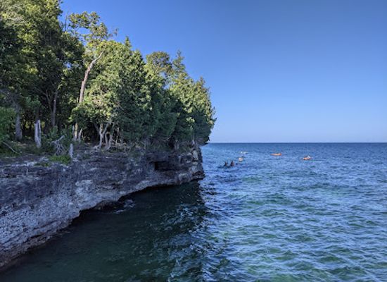 wisconsin/sturgeon-bay/landmark/cave-point-county-park