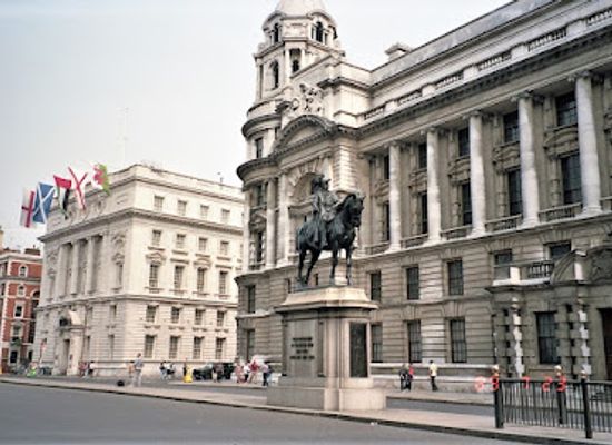 united-kingdom/london/westminster/landmark/george-duke-of-cambridge-statue