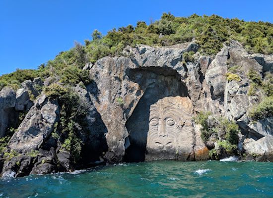 new-zealand/taupo/landmark/ngatoroirangi-mine-bay-maori-rock-carvings