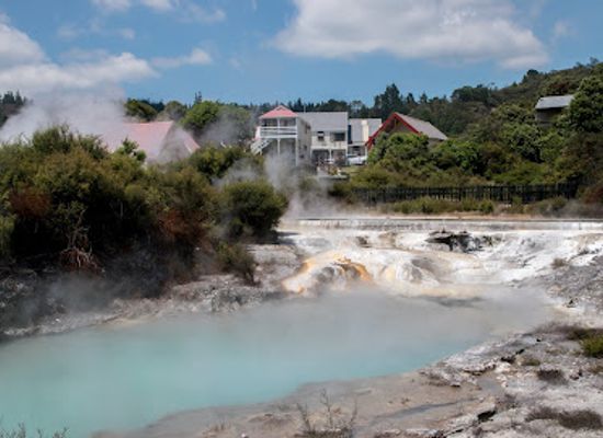 new-zealand/rotorua/landmark/whakarewarewa-the-living-maori-village