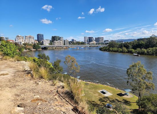 australia/outback/landmark/kangaroo-point-cliffs-park-river-terrace-park