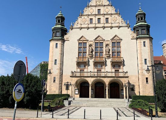 poland/poznan/landmark/adam-mickiewicz-square