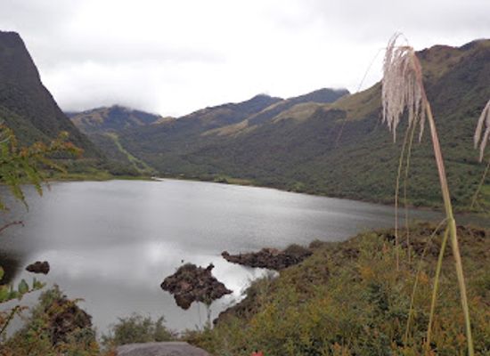 ecuador/papallacta-hot-springs/landmark/laguna-papallacta