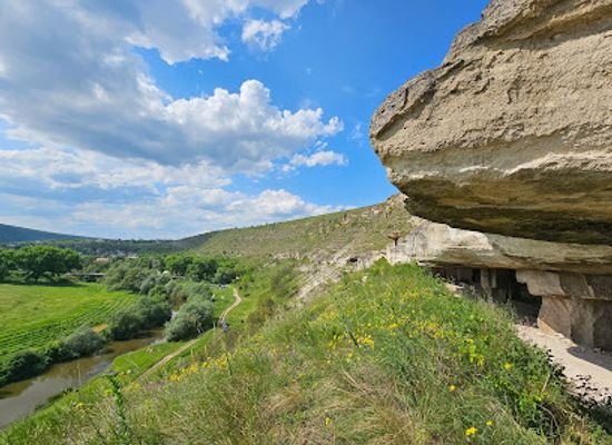 moldova/orhei-county/landmark/old-orhei-paragliding-site