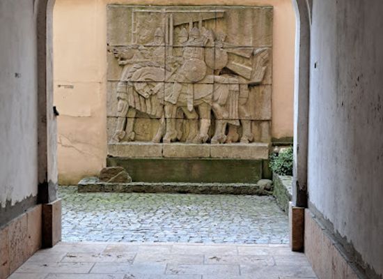 poland/masovia/landmark/bas-relief-mazovia