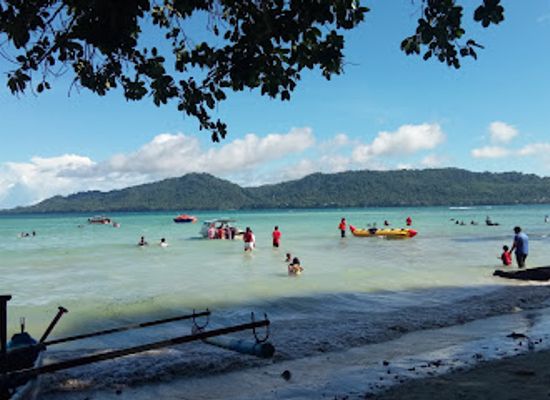 indonesia/maluku-islands/landmark/pantai-sopapei