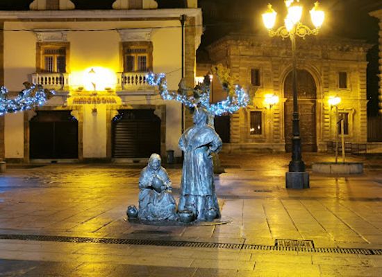 spain/asturias/landmark/plaza-del-fontan