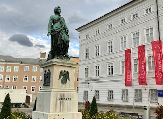 austria/salzburg/maxglan/landmark/mozartplatz