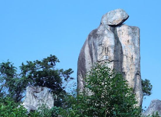 kenya/lake-victoria-basin/landmark/the-crying-stone