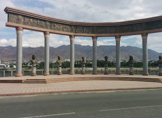 tajikistan/khatlon-region/landmark/kamoli-khujandi-park