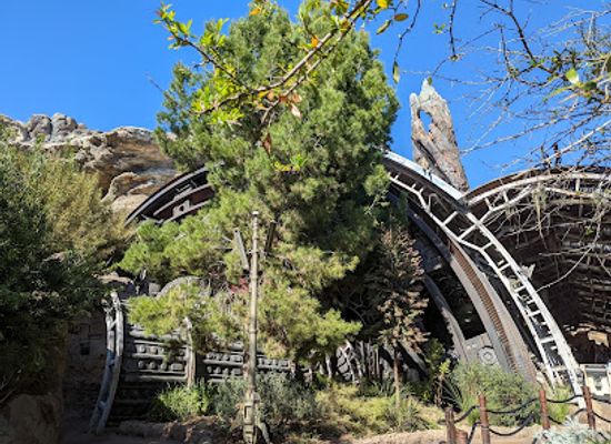 california/anaheim/anaheim-gardenwalk/landmark/star-wars-rise-of-the-resistance