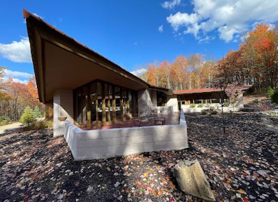 pennsylvania/laurel-highlands/landmark/polymath-park-frank-lloyd-wright-overnight