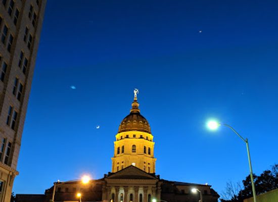 kansas/topeka/landmark/the-pennant