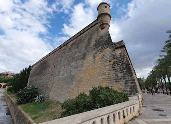 spain/palma-de-mallorca/paseo-maritimo/landmark/baluard-de-sant-pere