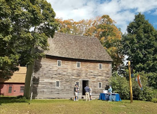 rhode-island/east-bay/landmark/eleazer-arnold-house