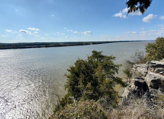 illinois/shawnee-hills/landmark/cave-in-rock-state-park