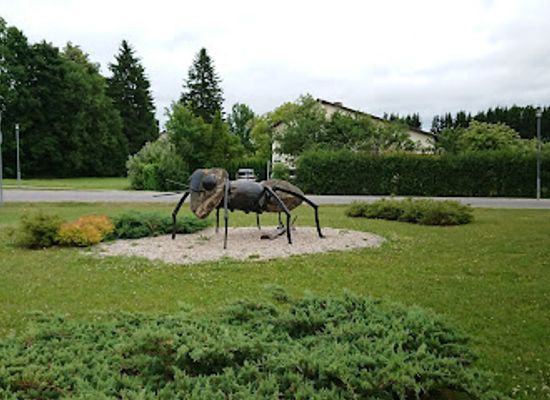 latvia/sigulda/landmark/skudra-skulptura