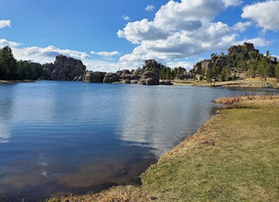 south-dakota/custer-state-park/landmark/needles-eye-tunnel