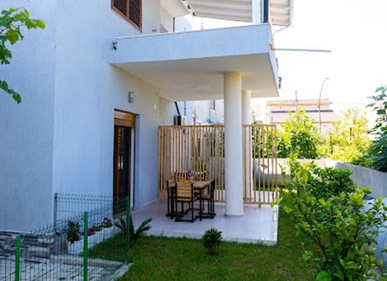 albania/vlore/landmark/deja-blue-villa