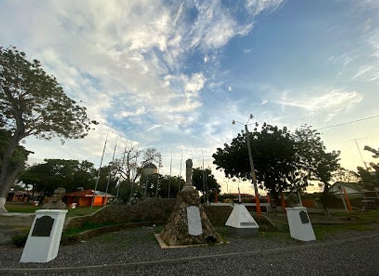 costa-rica/puntarenas/landmark/monumento-a-juan-rafael-mora-y-jose-maria-canas