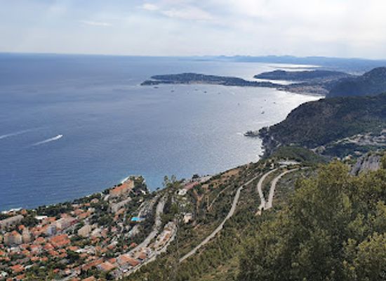 monaco/jardin-exotique/landmark/chemin-des-revoires