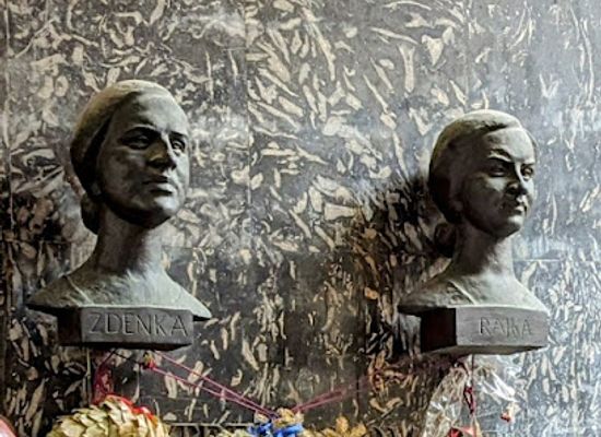 croatia/zagreb/landmark/monument-to-the-bakovic-sisters-spomenik-sestrama-bakovic