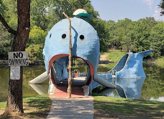 oklahoma/frontier-country/landmark/blue-whale-of-catoosa