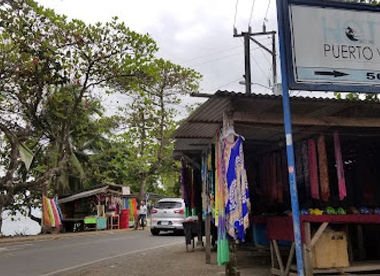 costa-rica/caribbean-coast/landmark/tienda-del-mar