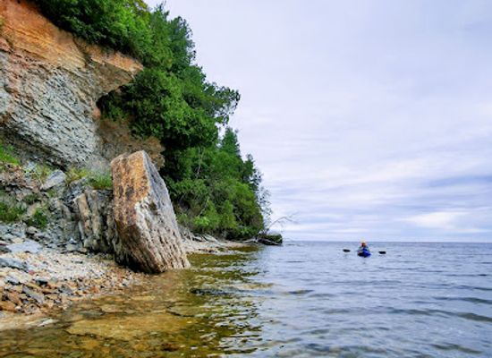 michigan/northern-michigan/landmark/peninsula-point-lighthouse