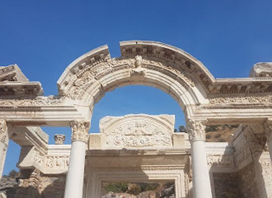 turkiye/phrygia/landmark/the-nymphaeum-traiani