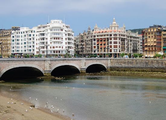 spain/san-sebastian/landmark/dona-katalina-zubia