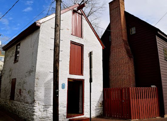 maryland/annapolis/landmark/waterfront-warehouse