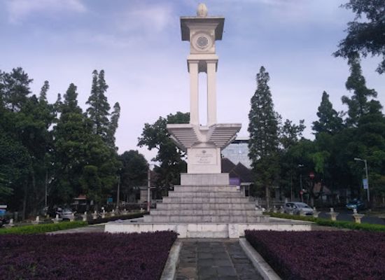 indonesia/bandung/landmark/clock-tower-building-ria