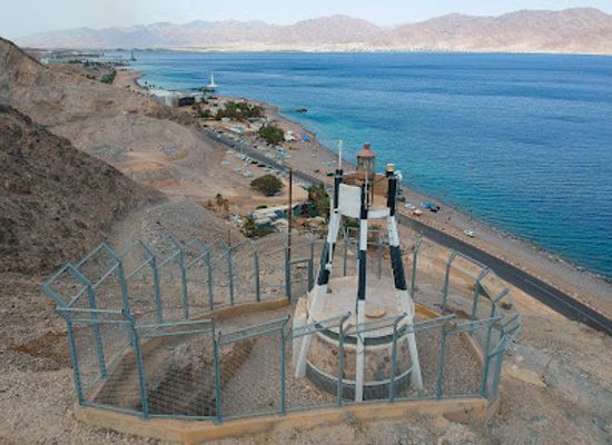 israel/eilat/dolphin-reef/landmark/migdalor-beach